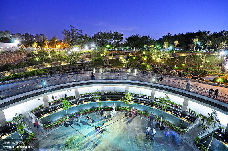 台北,大安|发光的宝盒.捷运大安森林公园站夜景